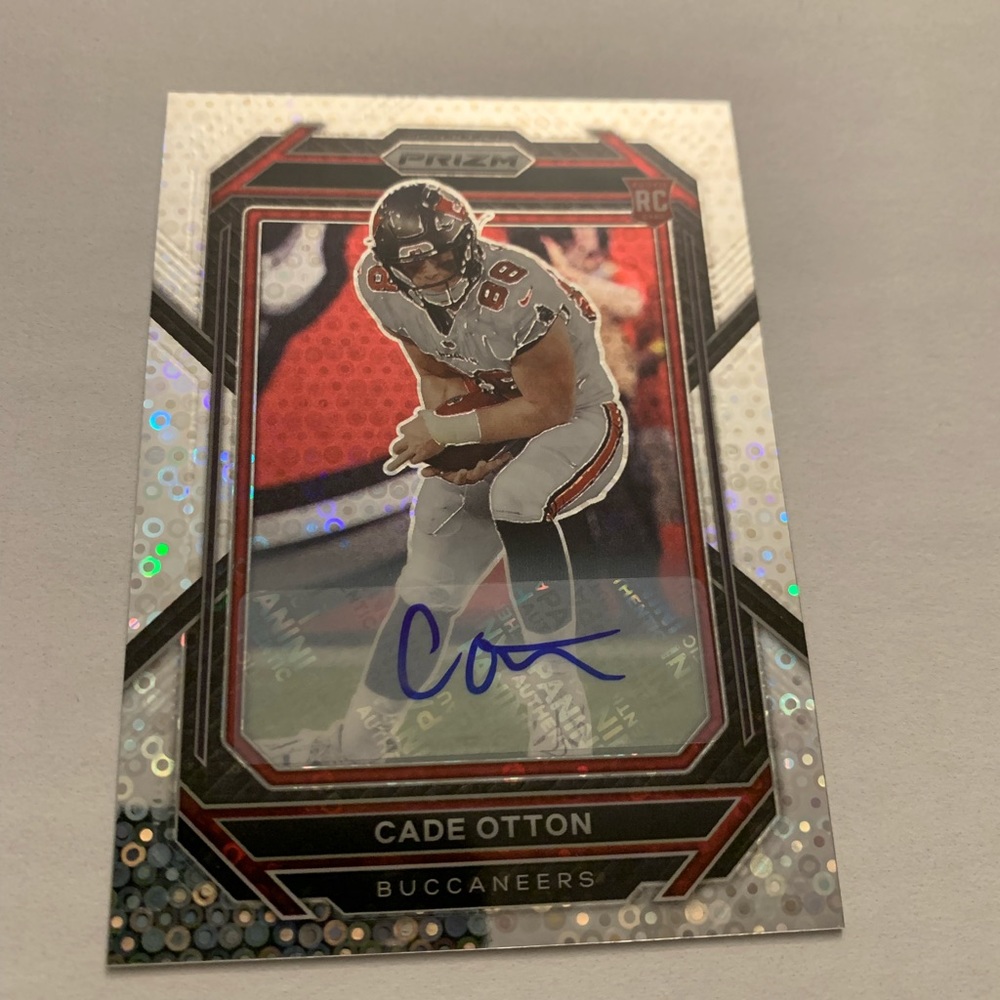 2022 Panini Prizm Rookies No Huddle Prizm Auto Cade Otton #362 Rookie Auto RC